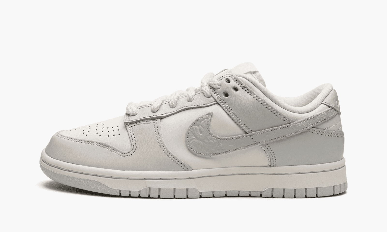 NIKE DUNK LOW "Needlework" (W)